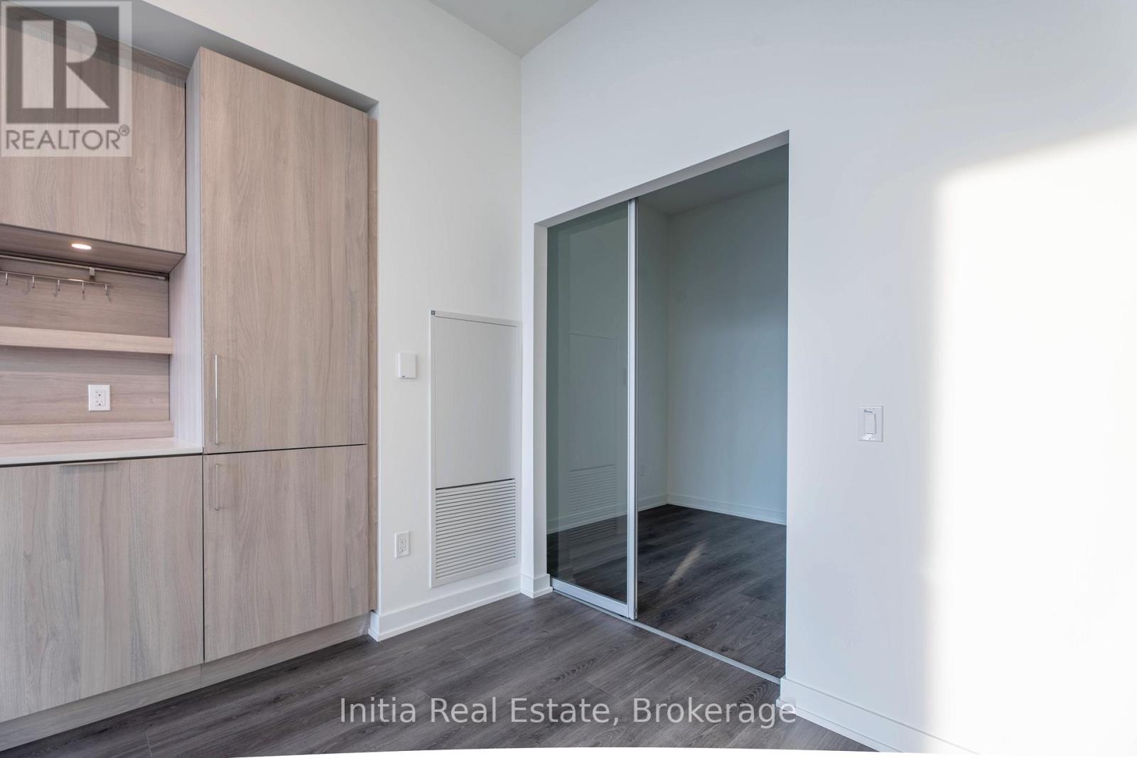 2206 - 28 Ann Street, Mississauga, Ontario  L5G 3G1 - Photo 15 - W12846238