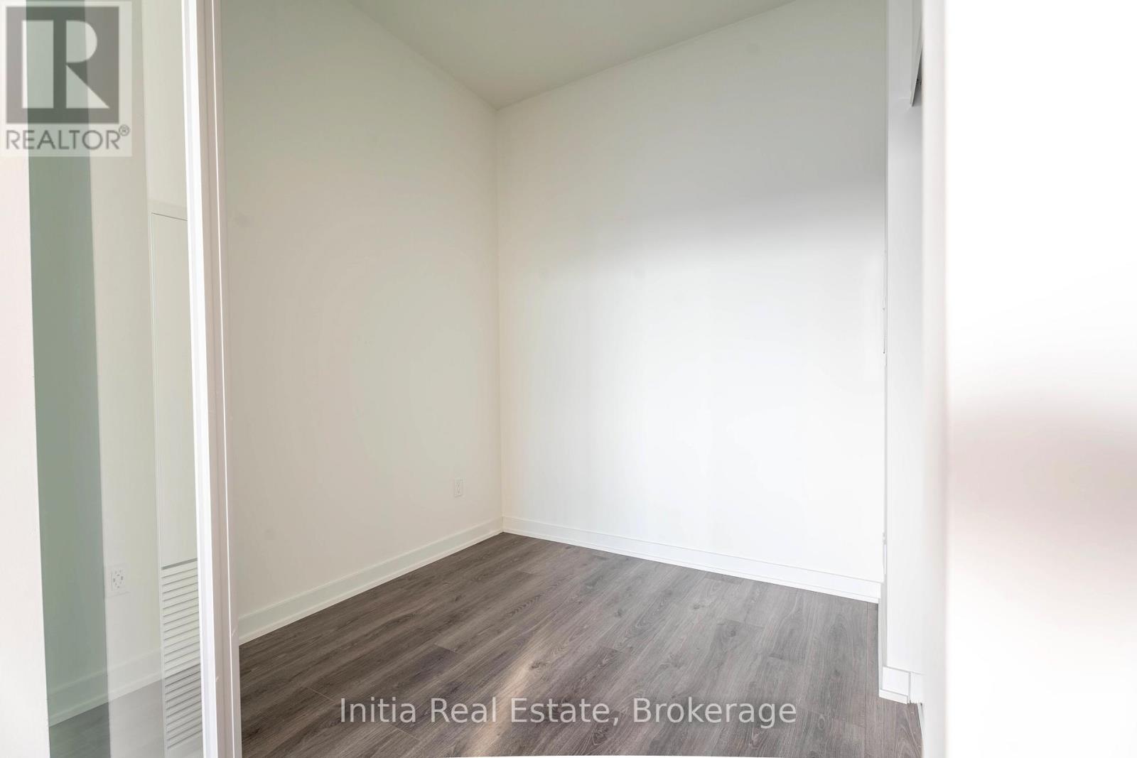 2206 - 28 Ann Street, Mississauga, Ontario  L5G 3G1 - Photo 16 - W12846238