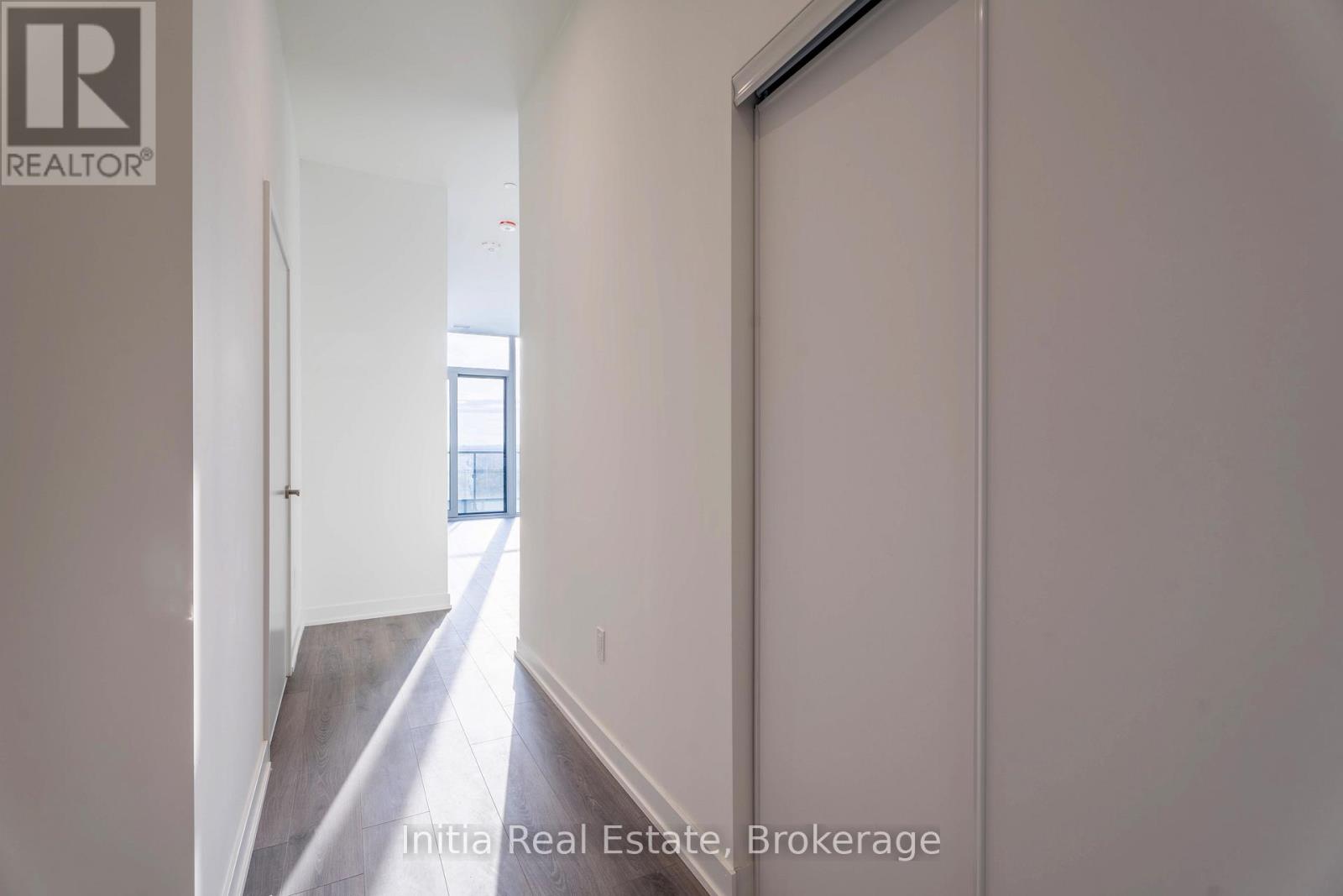 2206 - 28 Ann Street, Mississauga, Ontario  L5G 3G1 - Photo 5 - W12846238