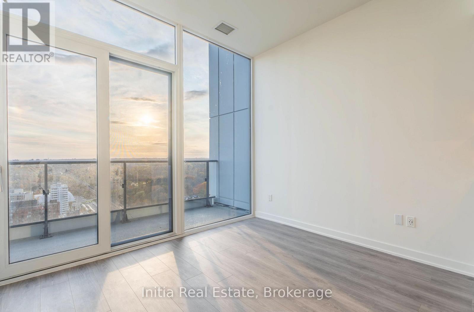 2206 - 28 Ann Street, Mississauga, Ontario  L5G 3G1 - Photo 6 - W12846238