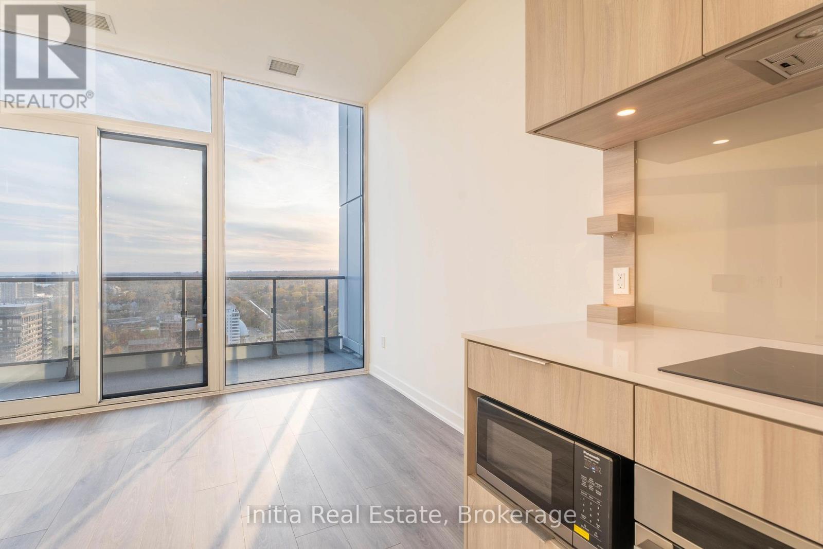 2206 - 28 Ann Street, Mississauga, Ontario  L5G 3G1 - Photo 7 - W12846238