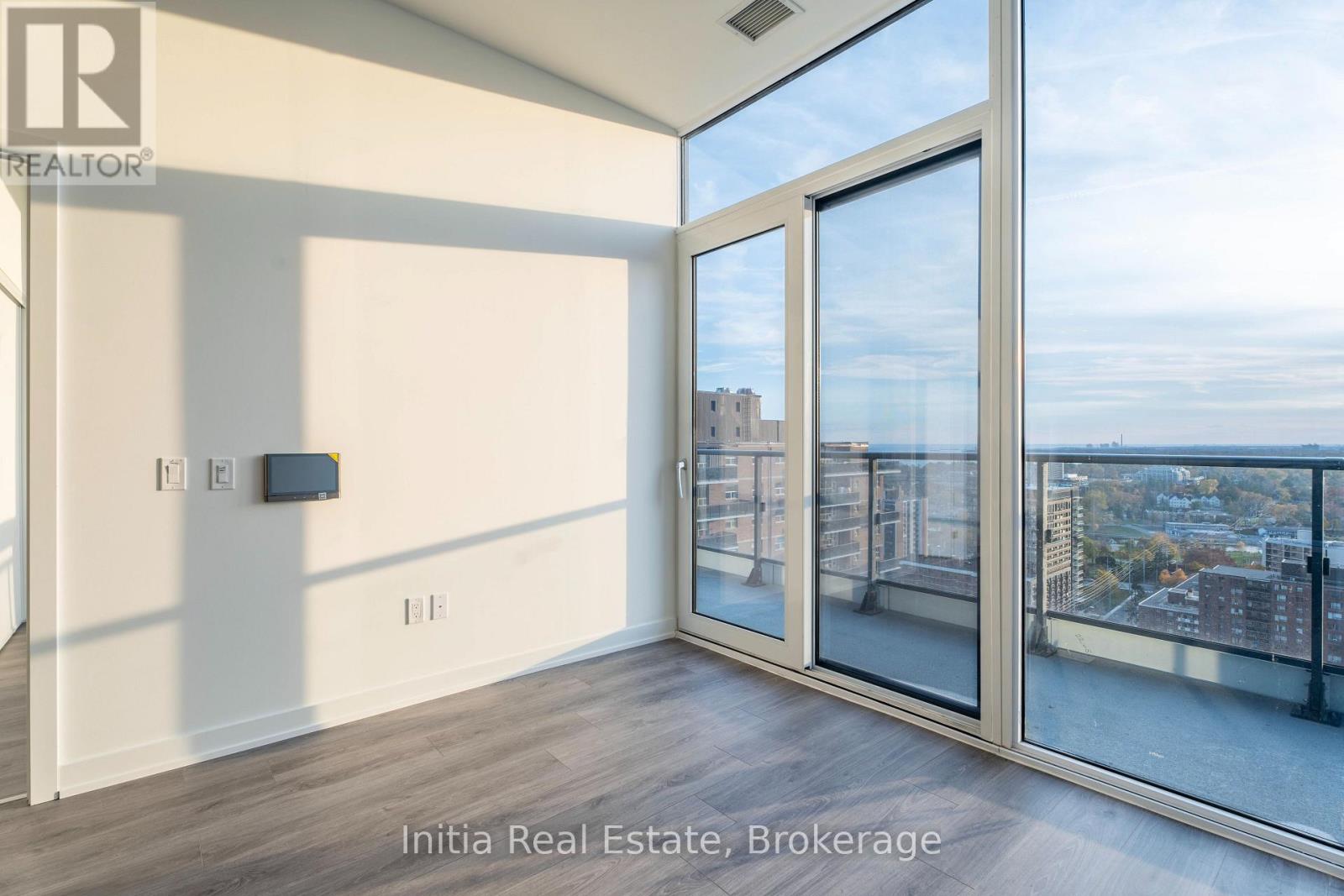 2206 - 28 Ann Street, Mississauga, Ontario  L5G 3G1 - Photo 8 - W12846238