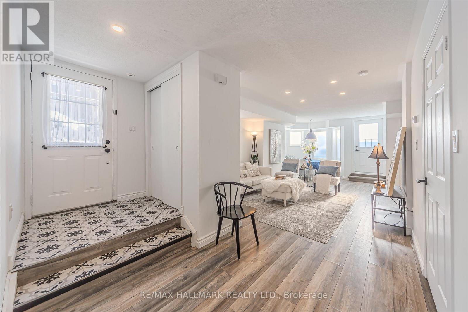 101 - 10 Turntable Crescent, Toronto, Ontario  M6H 4K9 - Photo 10 - W12846256