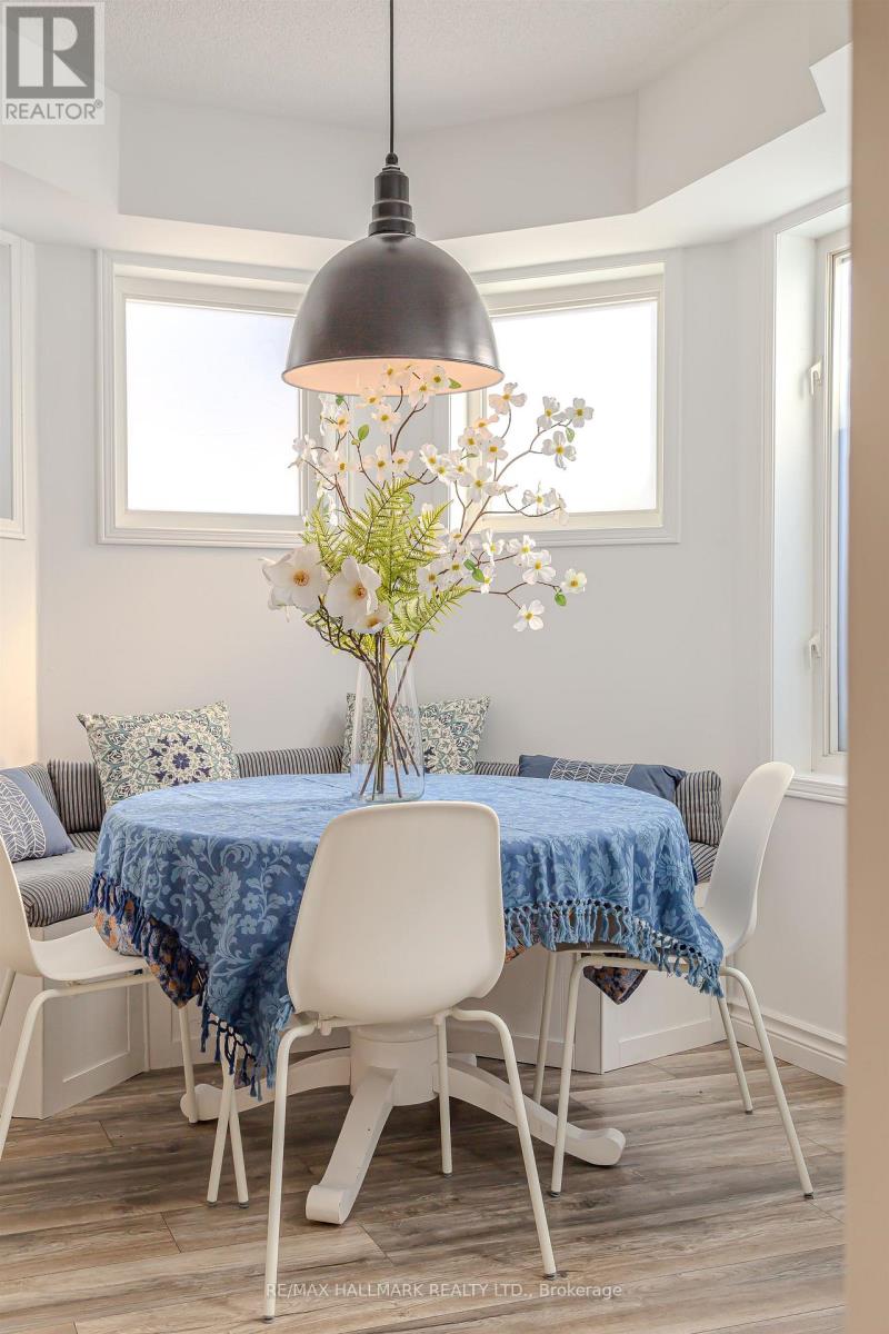 101 - 10 Turntable Crescent, Toronto, Ontario  M6H 4K9 - Photo 6 - W12846256