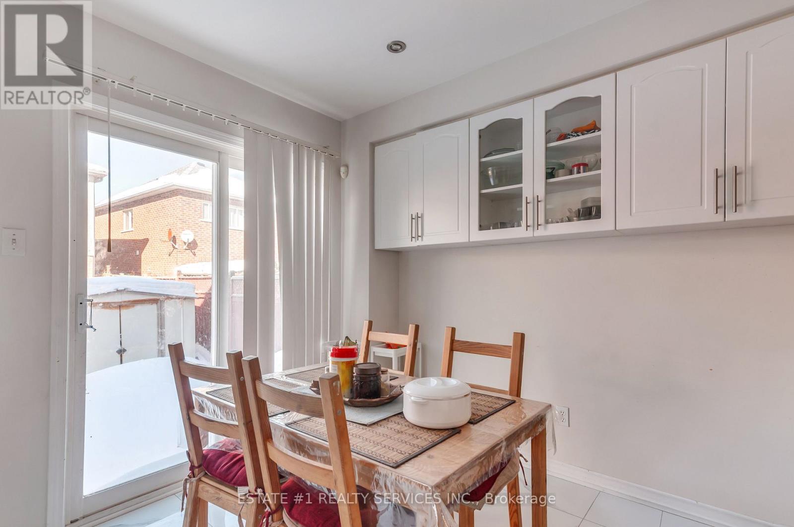 63 Tideland Drive, Brampton, Ontario  L7A 2W1 - Photo 10 - W12846288