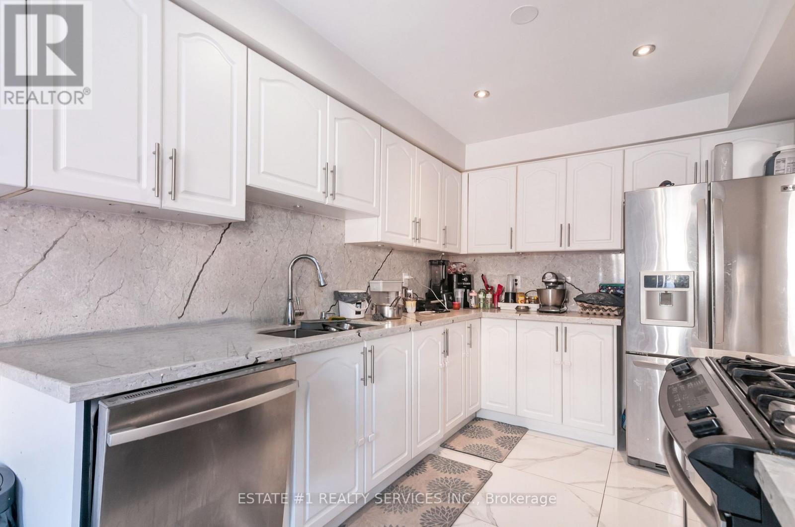 63 Tideland Drive, Brampton, Ontario  L7A 2W1 - Photo 11 - W12846288