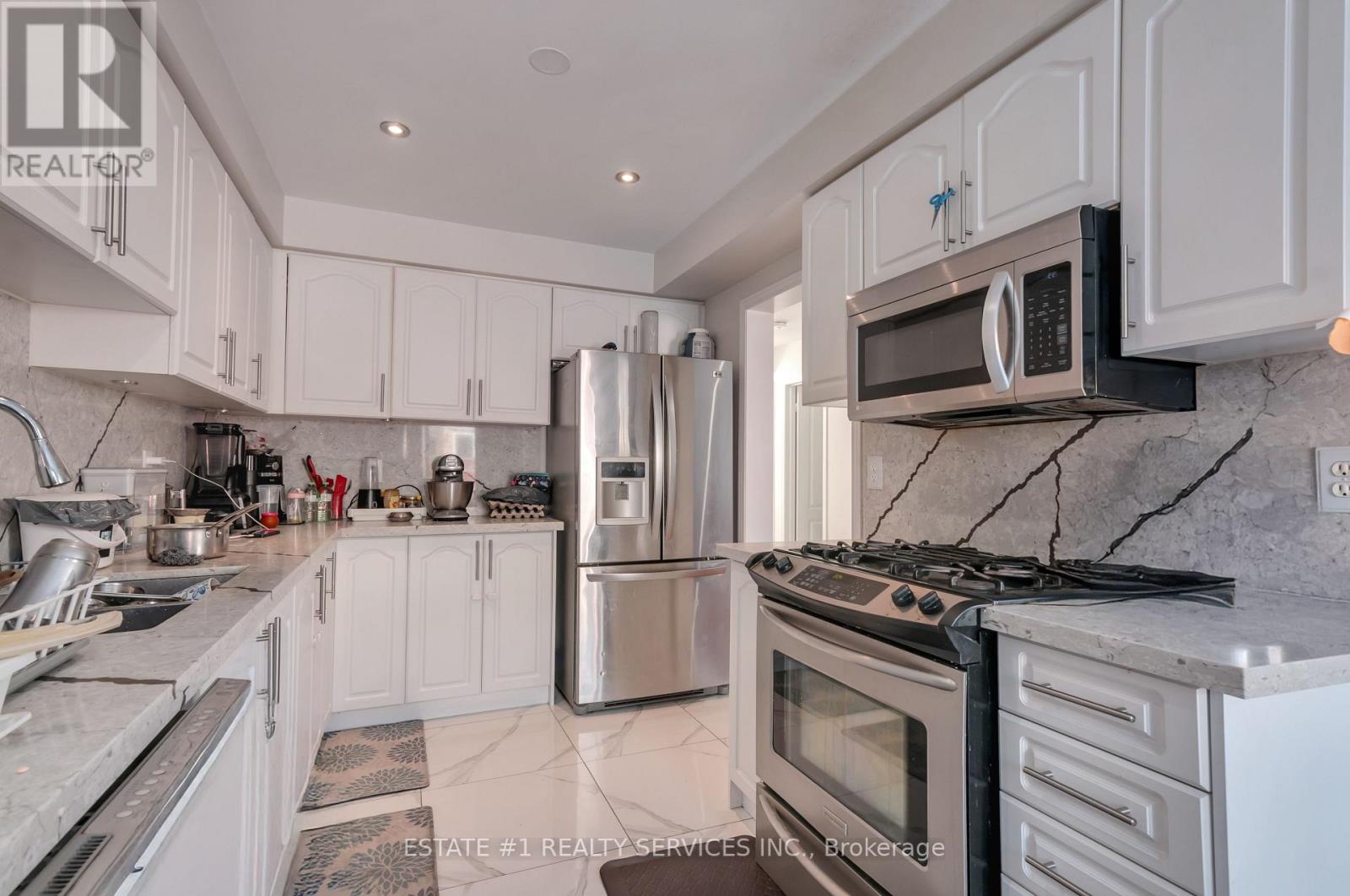 63 Tideland Drive, Brampton, Ontario  L7A 2W1 - Photo 12 - W12846288