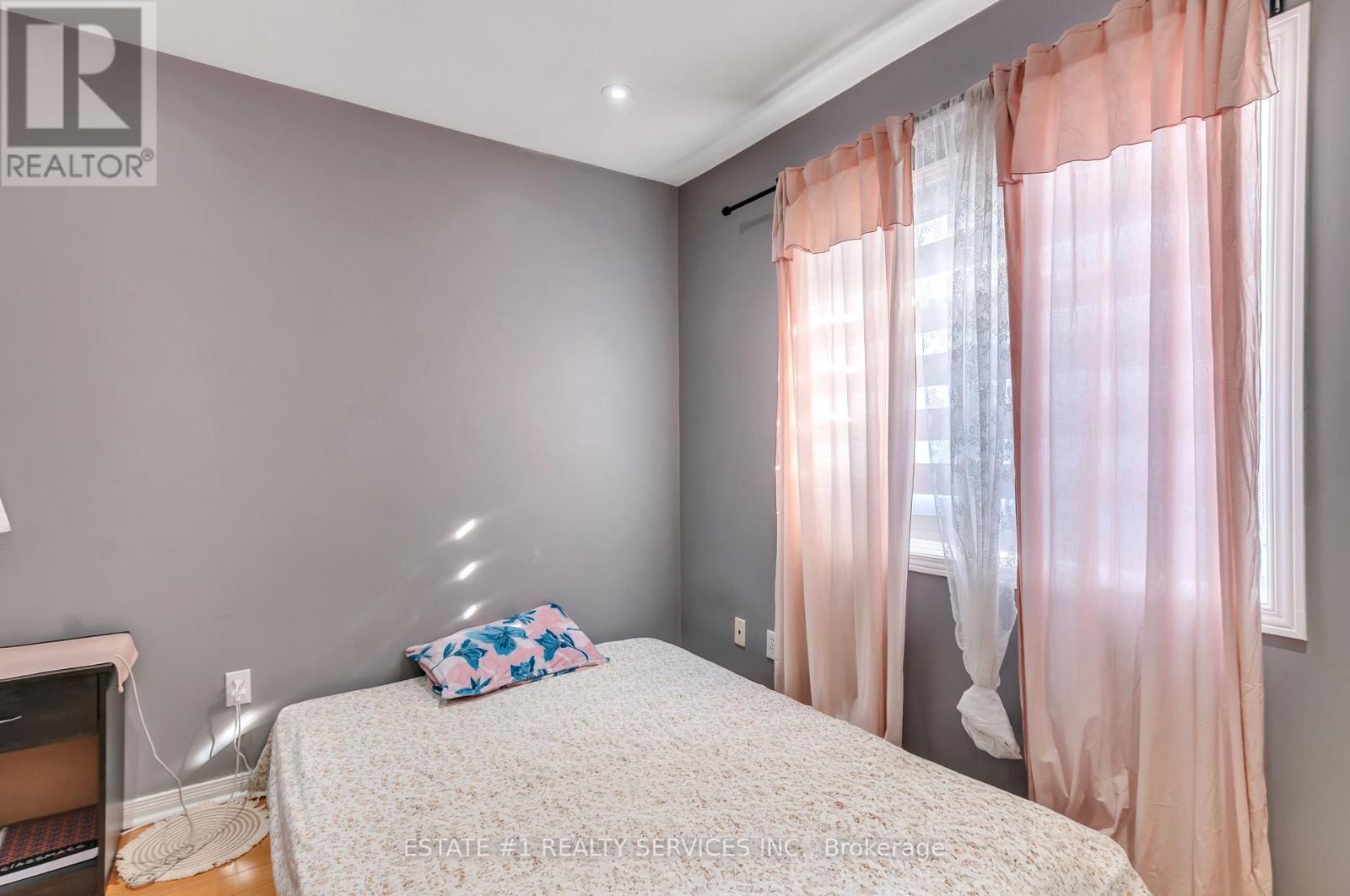 63 Tideland Drive, Brampton, Ontario  L7A 2W1 - Photo 18 - W12846288