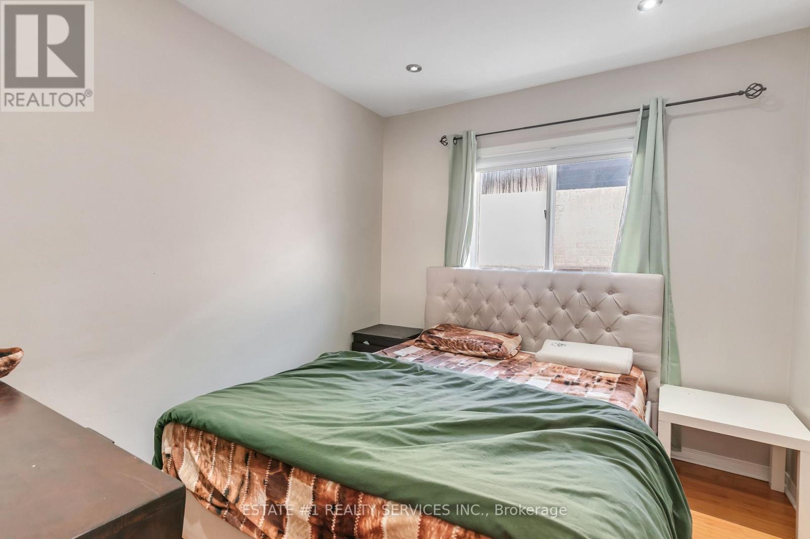 63 Tideland Drive, Brampton, Ontario  L7A 2W1 - Photo 19 - W12846288