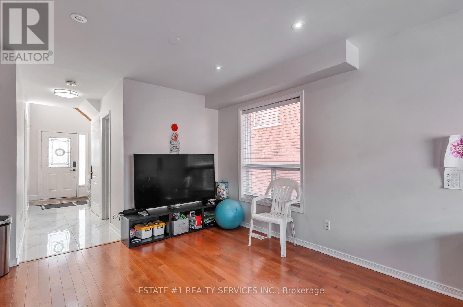 63 Tideland Drive, Brampton, Ontario  L7A 2W1 - Photo 8 - W12846288