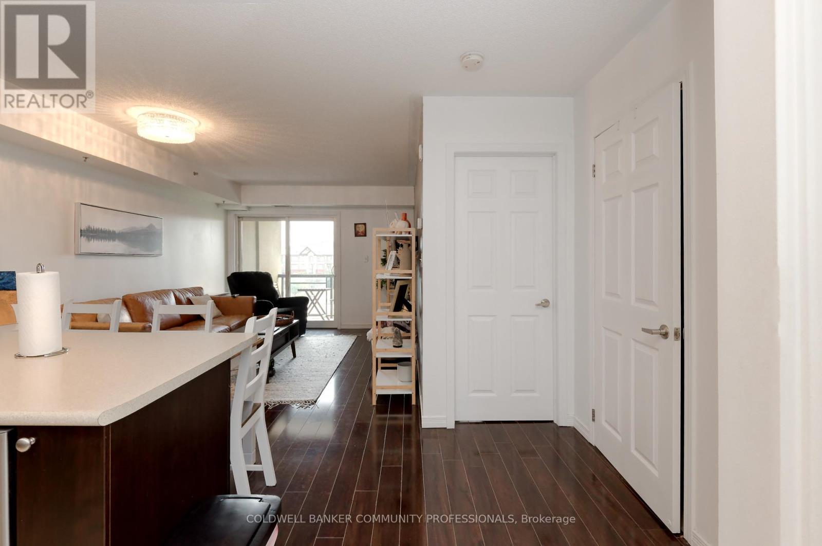 404 - 3060 Rotary Way, Burlington, Ontario  L7M 0G9 - Photo 10 - W12846342