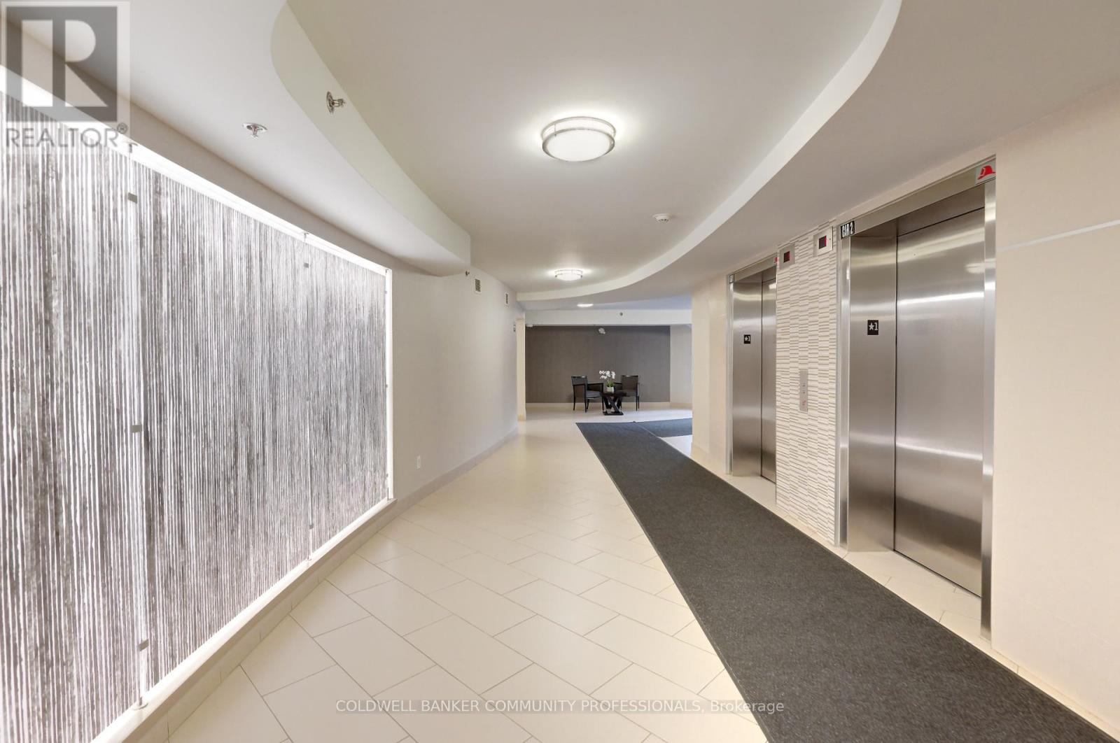 404 - 3060 Rotary Way, Burlington, Ontario  L7M 0G9 - Photo 4 - W12846342