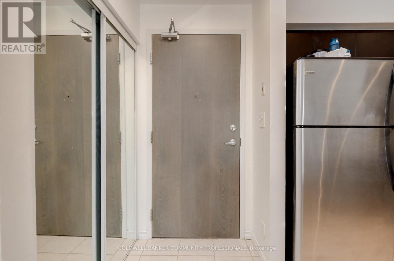 404 - 3060 Rotary Way, Burlington, Ontario  L7M 0G9 - Photo 6 - W12846342