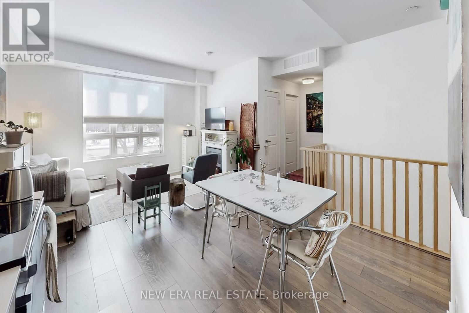 7 - 4015 Hickory Drive, Mississauga, Ontario  L4W 1L1 - Photo 5 - W12846346