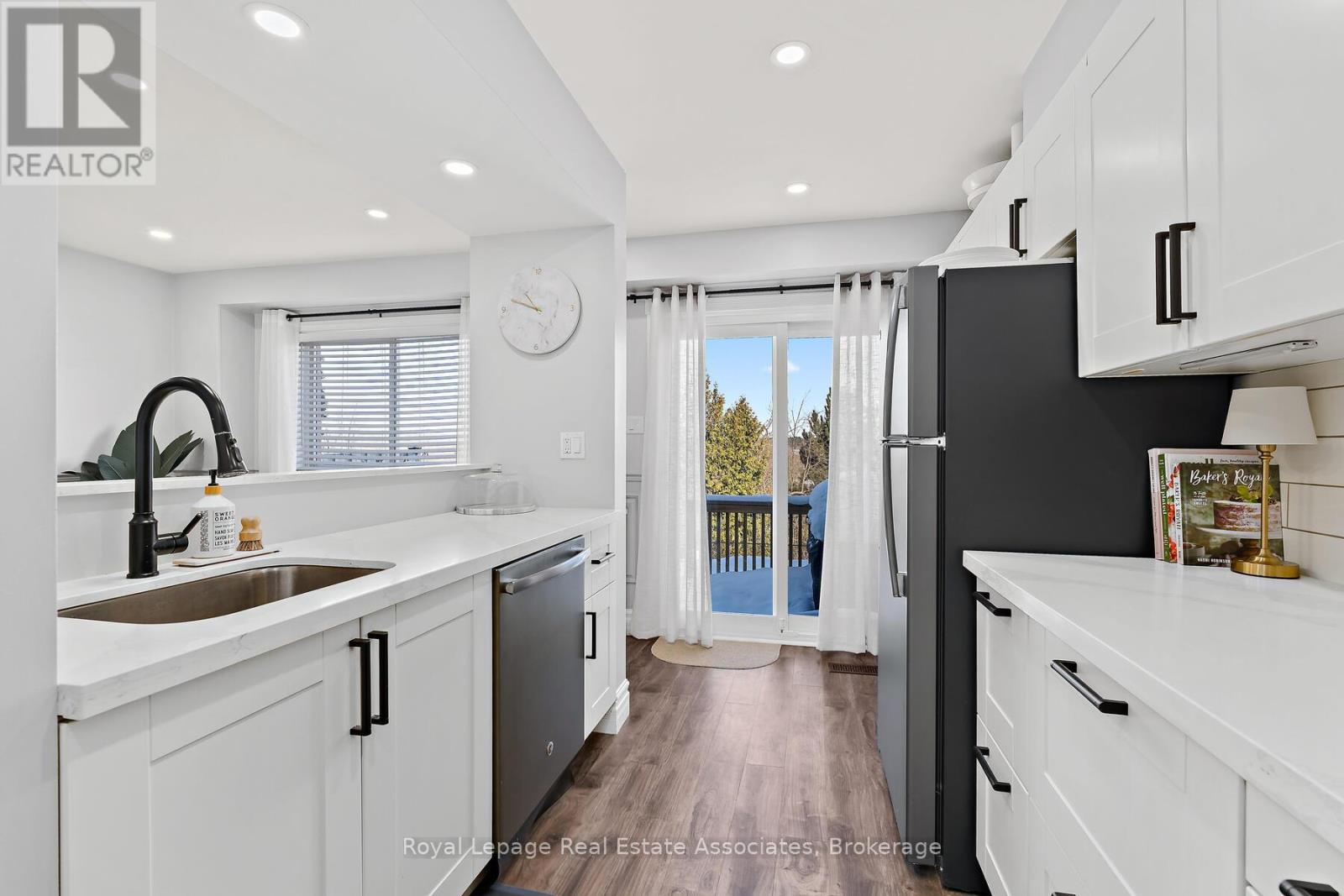 19 Stewart Maclaren Road, Halton Hills, Ontario  L7G 5L8 - Photo 13 - W12846396