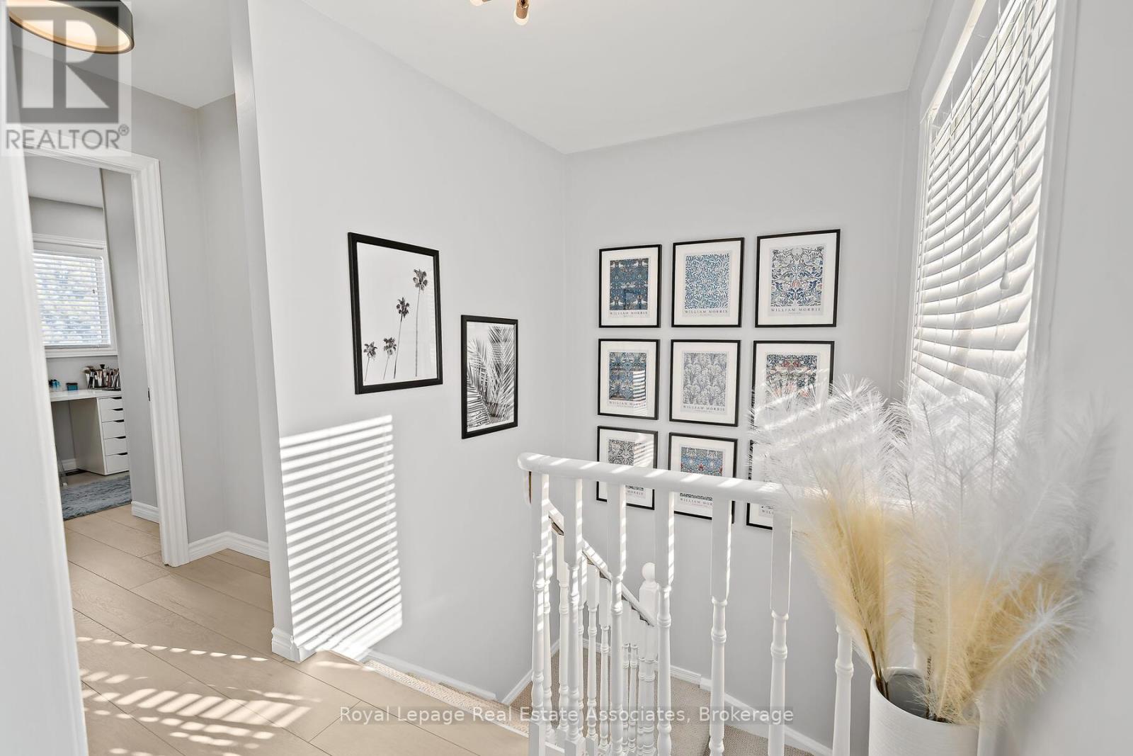 19 Stewart Maclaren Road, Halton Hills, Ontario  L7G 5L8 - Photo 17 - W12846396