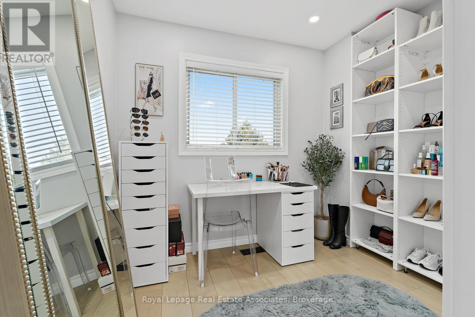 19 Stewart Maclaren Road, Halton Hills, Ontario  L7G 5L8 - Photo 21 - W12846396