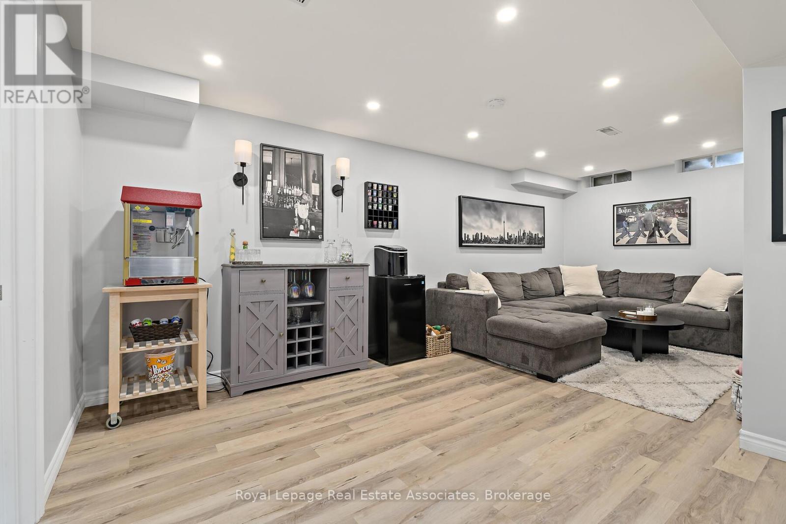 19 Stewart Maclaren Road, Halton Hills, Ontario  L7G 5L8 - Photo 24 - W12846396