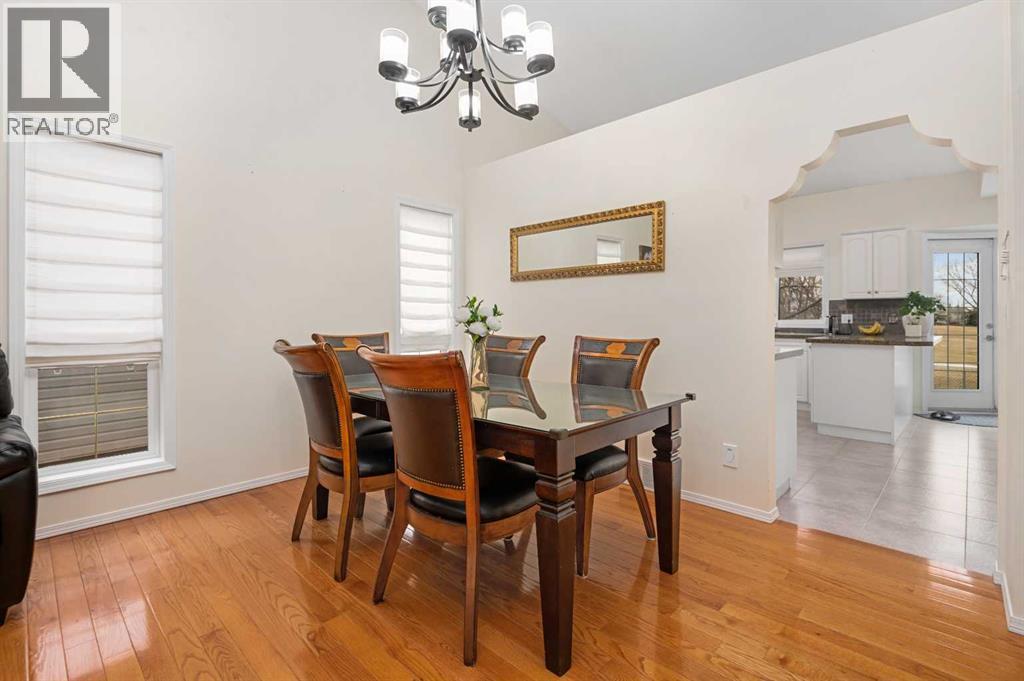 704 Woodside Drive, Airdrie, Alberta  T4B 2G9 - Photo 9 - A2284096