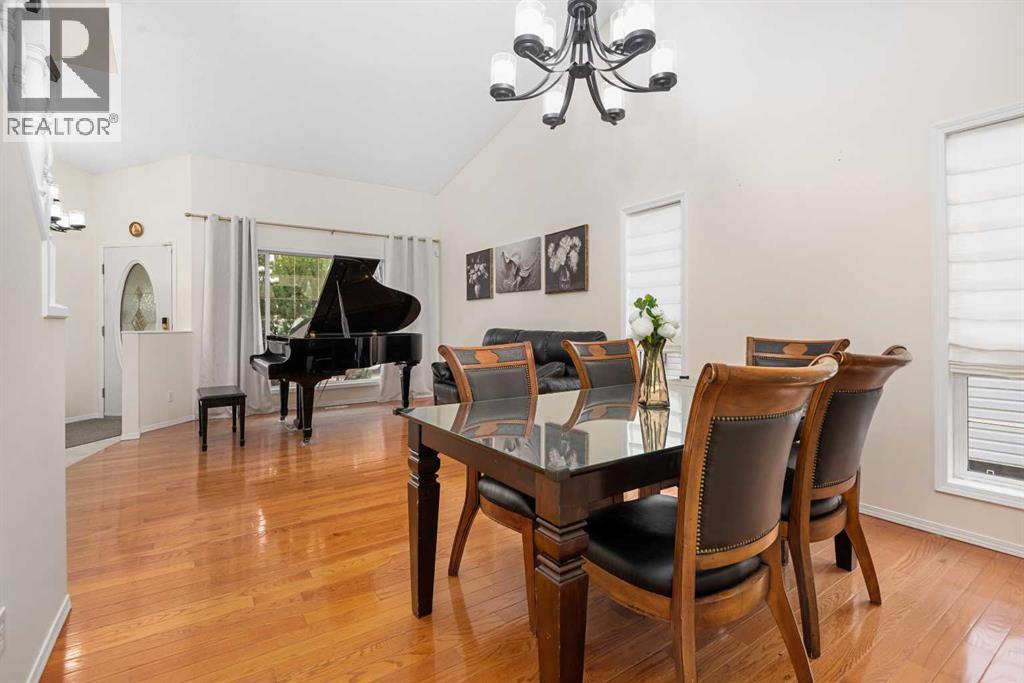 704 Woodside Drive, Airdrie, Alberta  T4B 2G9 - Photo 10 - A2284096