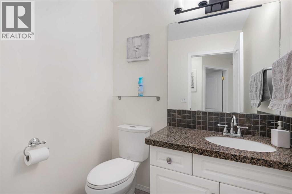 704 Woodside Drive, Airdrie, Alberta  T4B 2G9 - Photo 23 - A2284096