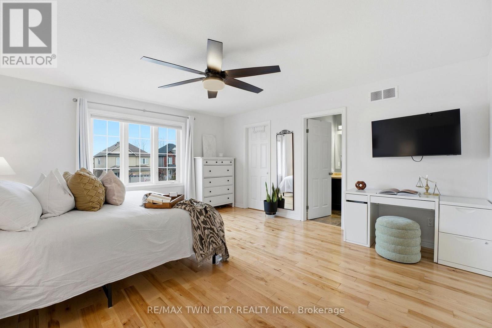 9 Patterson Drive, North Dumfries, Ontario  N0B 1E0 - Photo 11 - X12846248