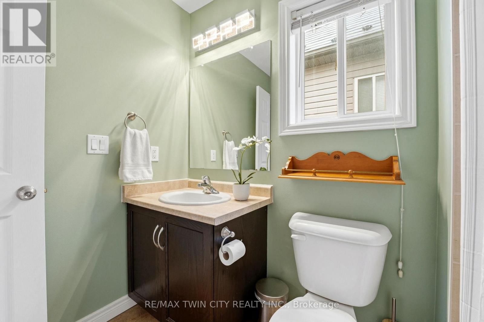 9 Patterson Drive, North Dumfries, Ontario  N0B 1E0 - Photo 13 - X12846248