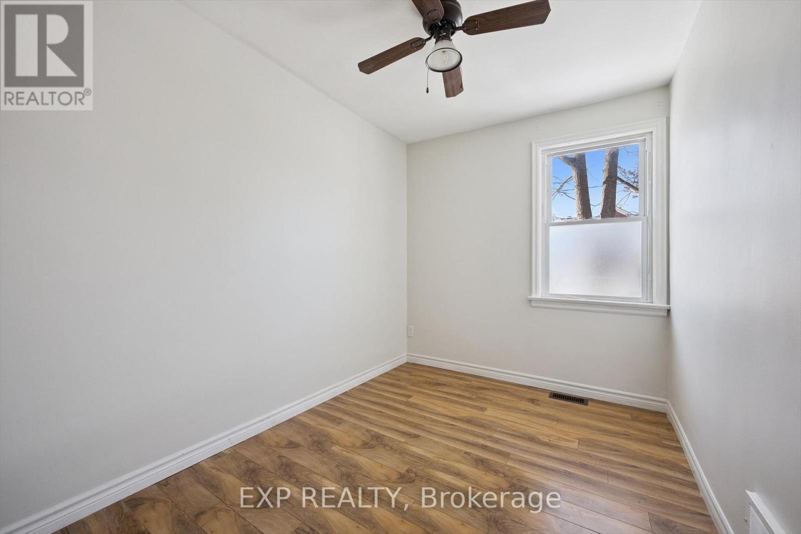 253 Sydney Street S, Kitchener, Ontario  N2G 3V8 - Photo 12 - X12846268