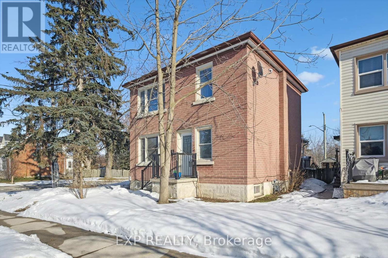 253 Sydney Street S, Kitchener, Ontario  N2G 3V8 - Photo 2 - X12846268