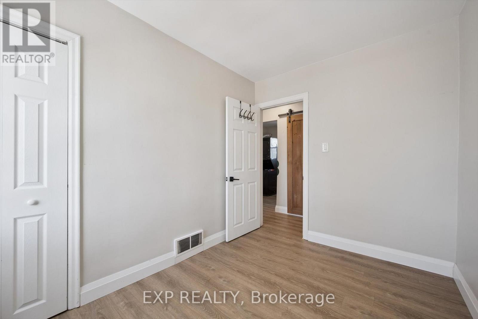 253 Sydney Street S, Kitchener, Ontario  N2G 3V8 - Photo 25 - X12846268