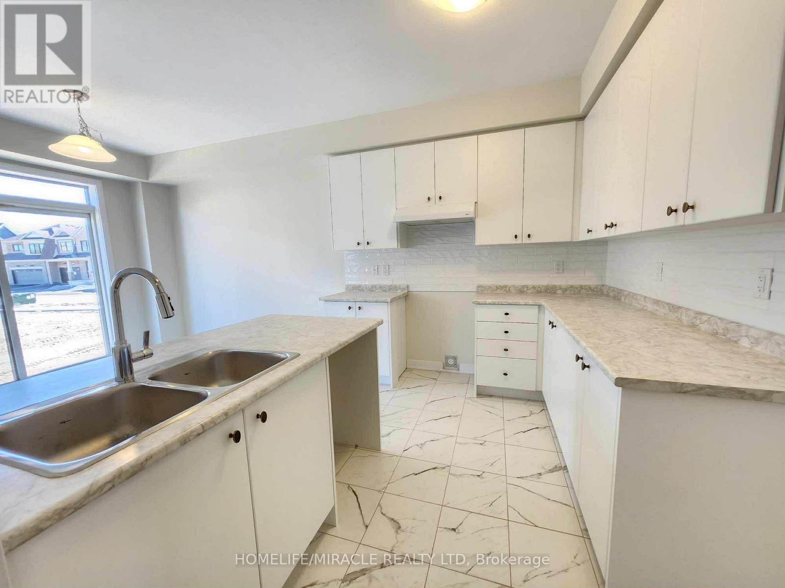 70 Eastbridge Avenue, Welland, Ontario  L3B 0M2 - Photo 13 - X12846314