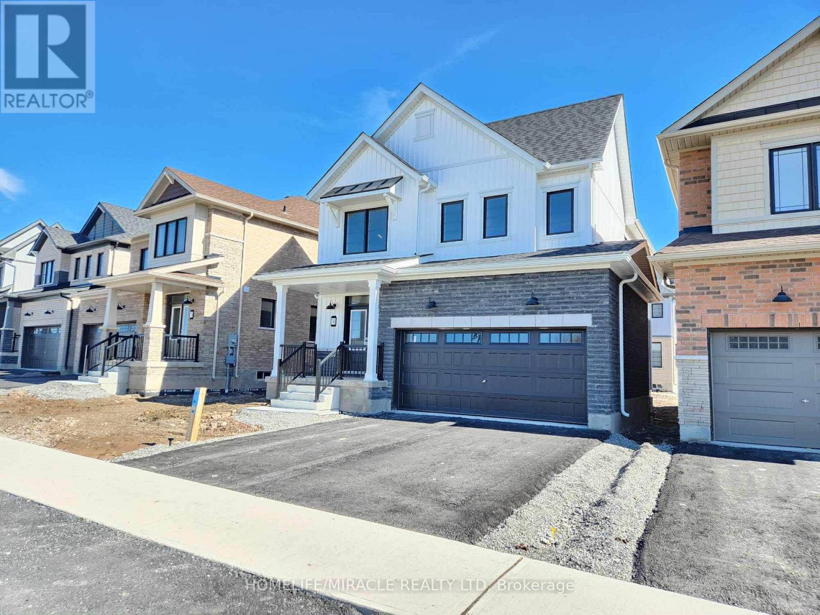 70 Eastbridge Avenue, Welland, Ontario  L3B 0M2 - Photo 2 - X12846314