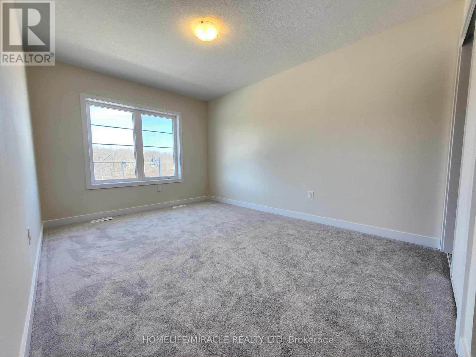 70 Eastbridge Avenue, Welland, Ontario  L3B 0M2 - Photo 25 - X12846314