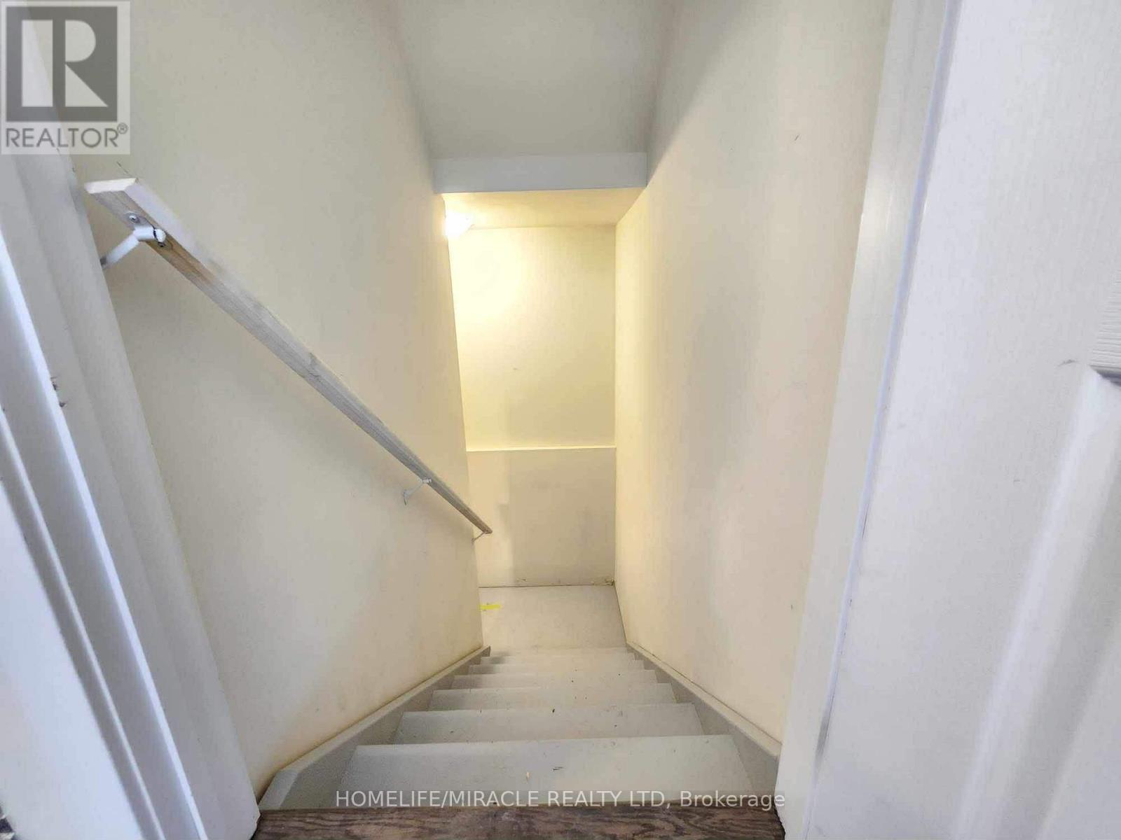 70 Eastbridge Avenue, Welland, Ontario  L3B 0M2 - Photo 29 - X12846314