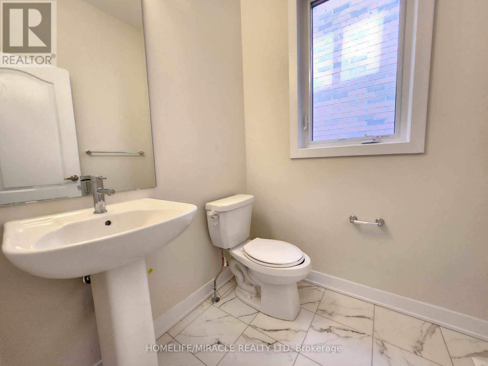 70 Eastbridge Avenue, Welland, Ontario  L3B 0M2 - Photo 5 - X12846314