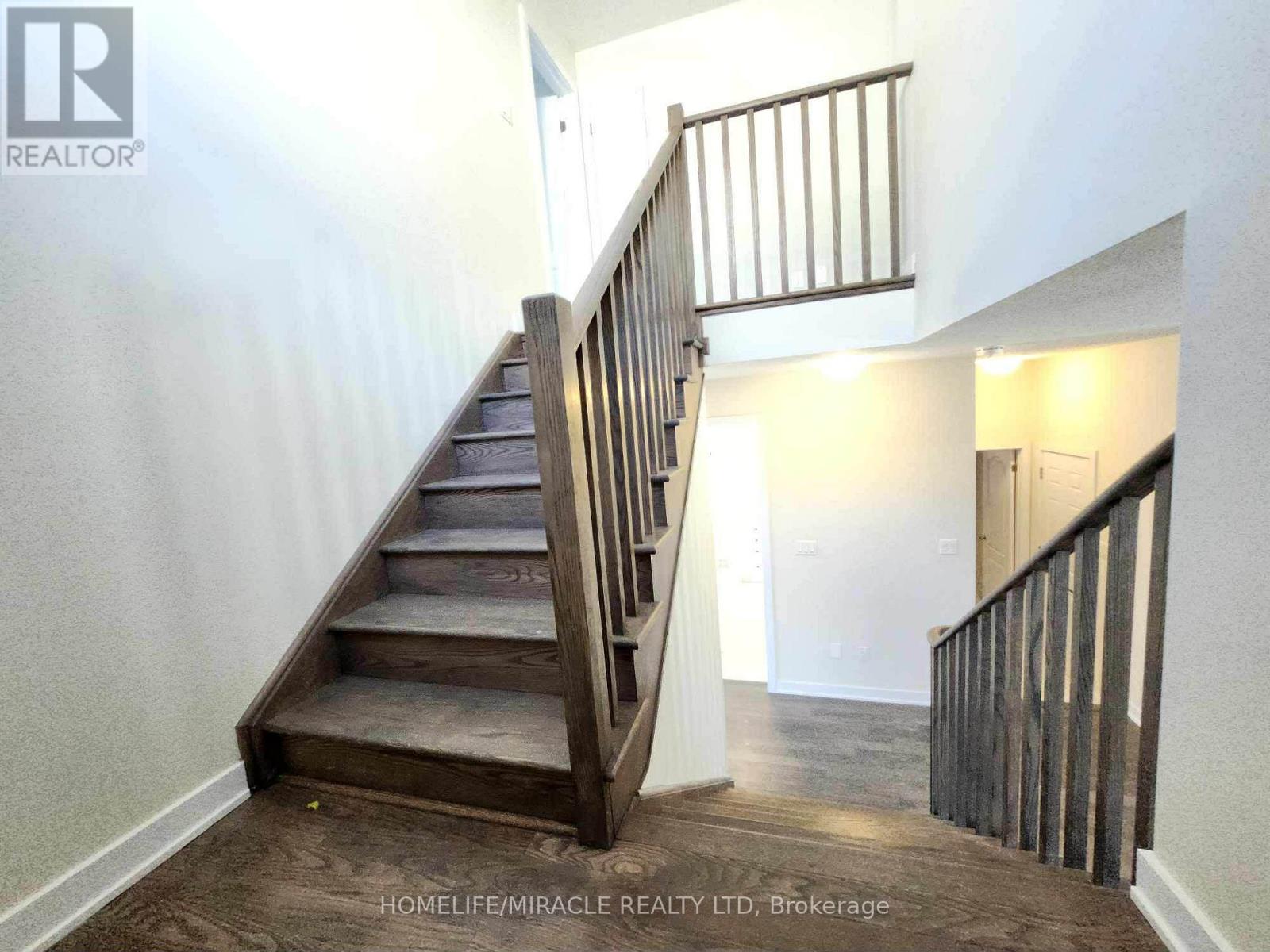 70 Eastbridge Avenue, Welland, Ontario  L3B 0M2 - Photo 7 - X12846314