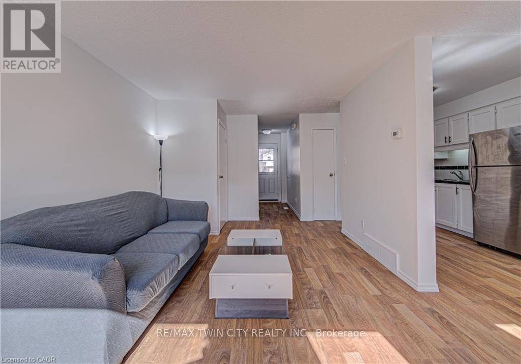 277 Pioneer Drive, Kitchener, Ontario  N2P 1M9 - Photo 6 - X12846318