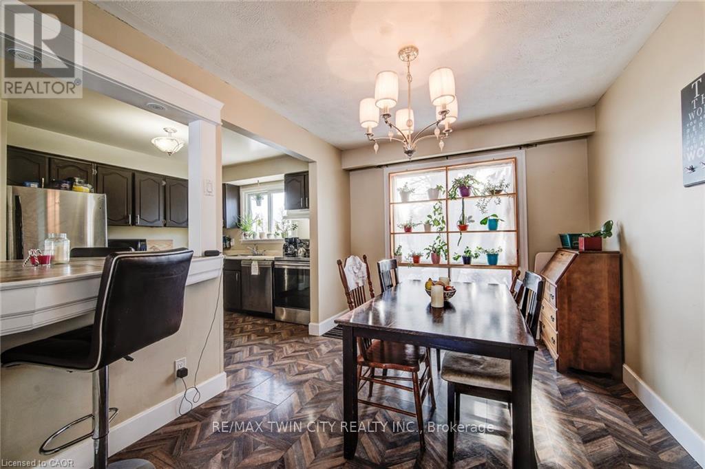 71 Shadeland Crescent, Kitchener, Ontario  N2M 2J1 - Photo 12 - X12846394