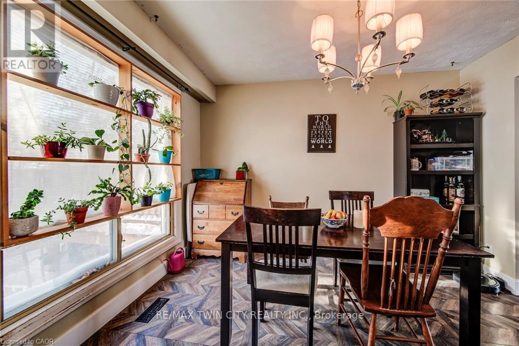 71 Shadeland Crescent, Kitchener, Ontario  N2M 2J1 - Photo 13 - X12846394