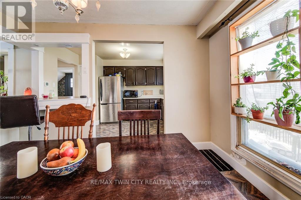 71 Shadeland Crescent, Kitchener, Ontario  N2M 2J1 - Photo 14 - X12846394