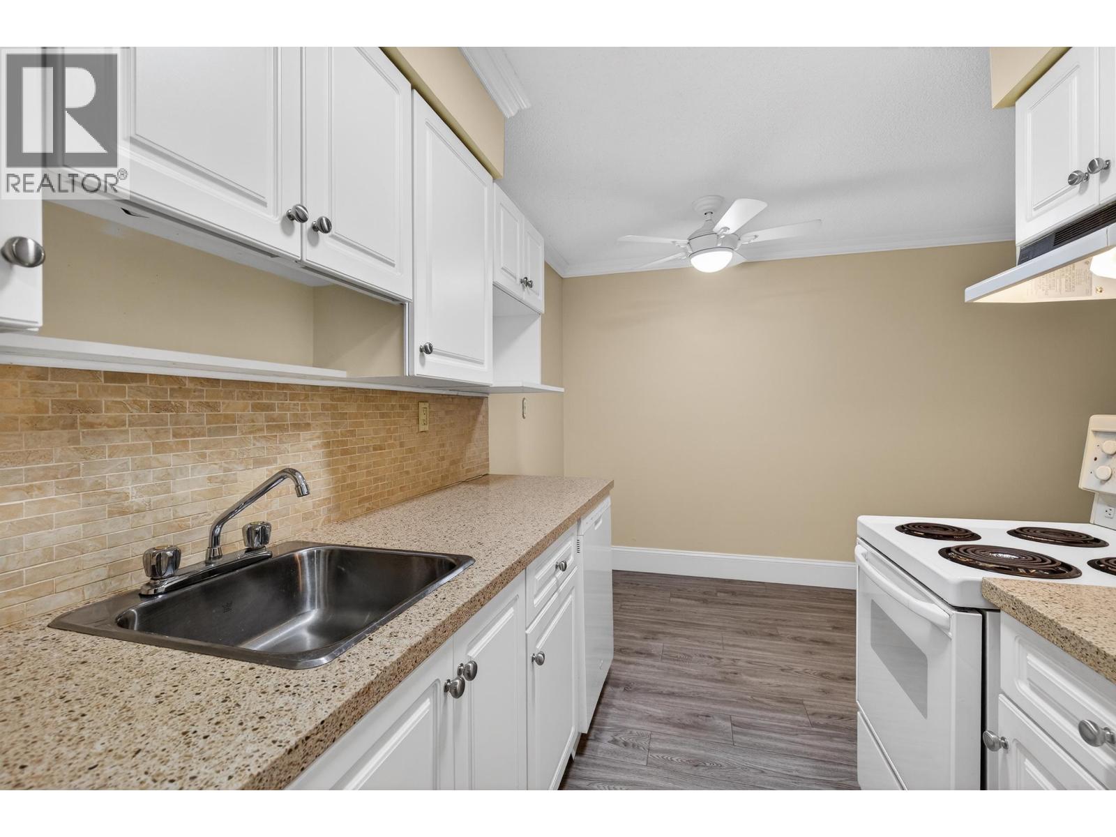 106 1045 Howie Avenue, Coquitlam, British Columbia  V3J 1T5 - Photo 8 - R3095272