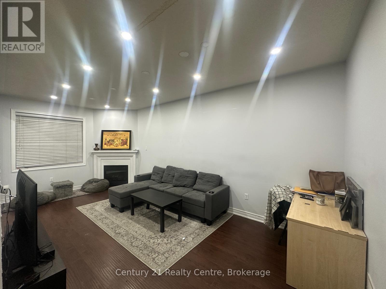 3 Almond Street, Brampton, Ontario  L6P 3W2 - Photo 2 - W12816252