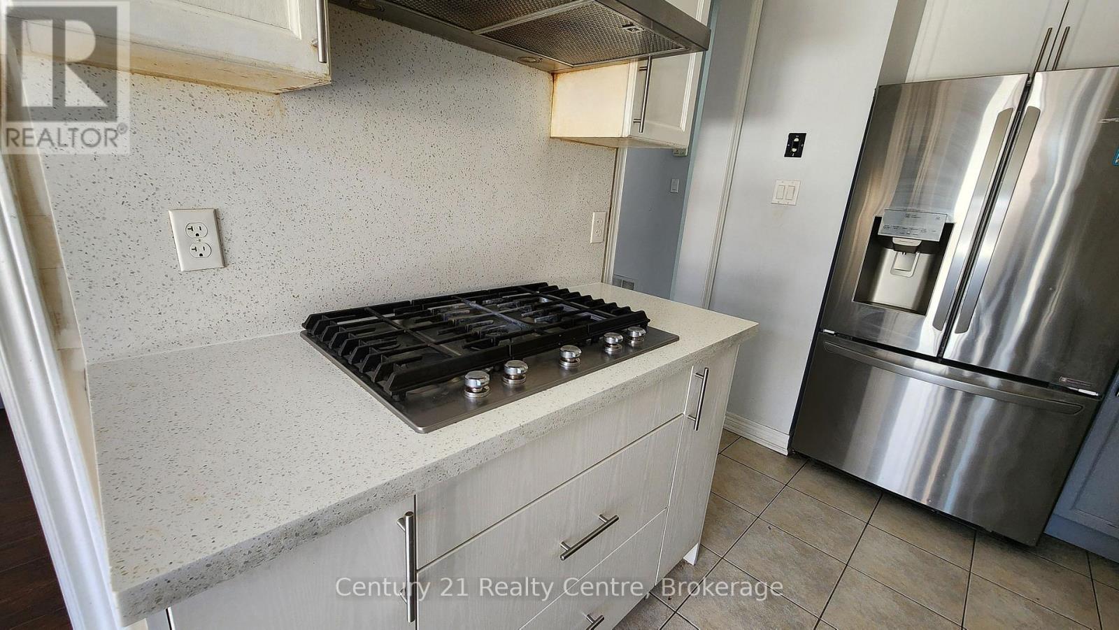 3 Almond Street, Brampton, Ontario  L6P 3W2 - Photo 5 - W12816252