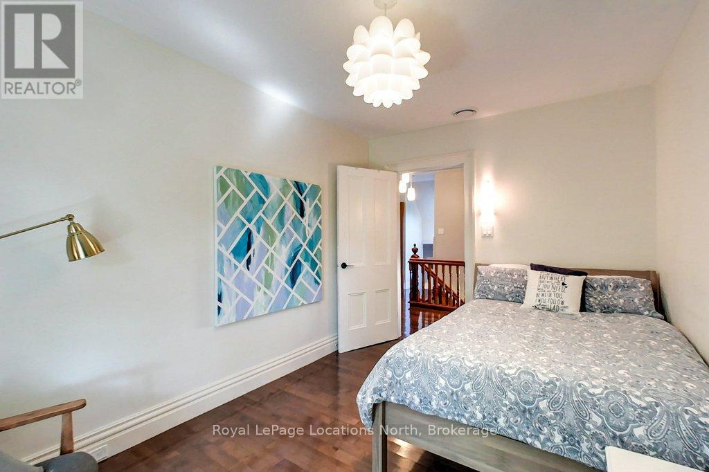 138 Bruce Street S, Blue Mountains, Ontario  N0H 2P0 - Photo 25 - X12438420