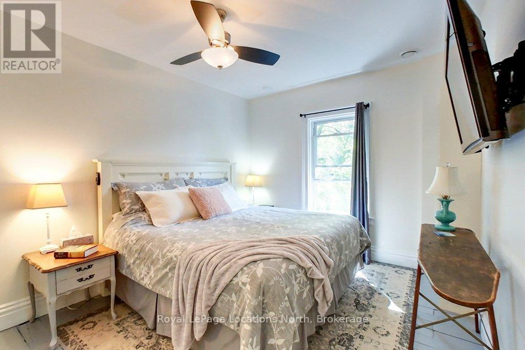 138 Bruce Street S, Blue Mountains, Ontario  N0H 2P0 - Photo 15 - X12438420