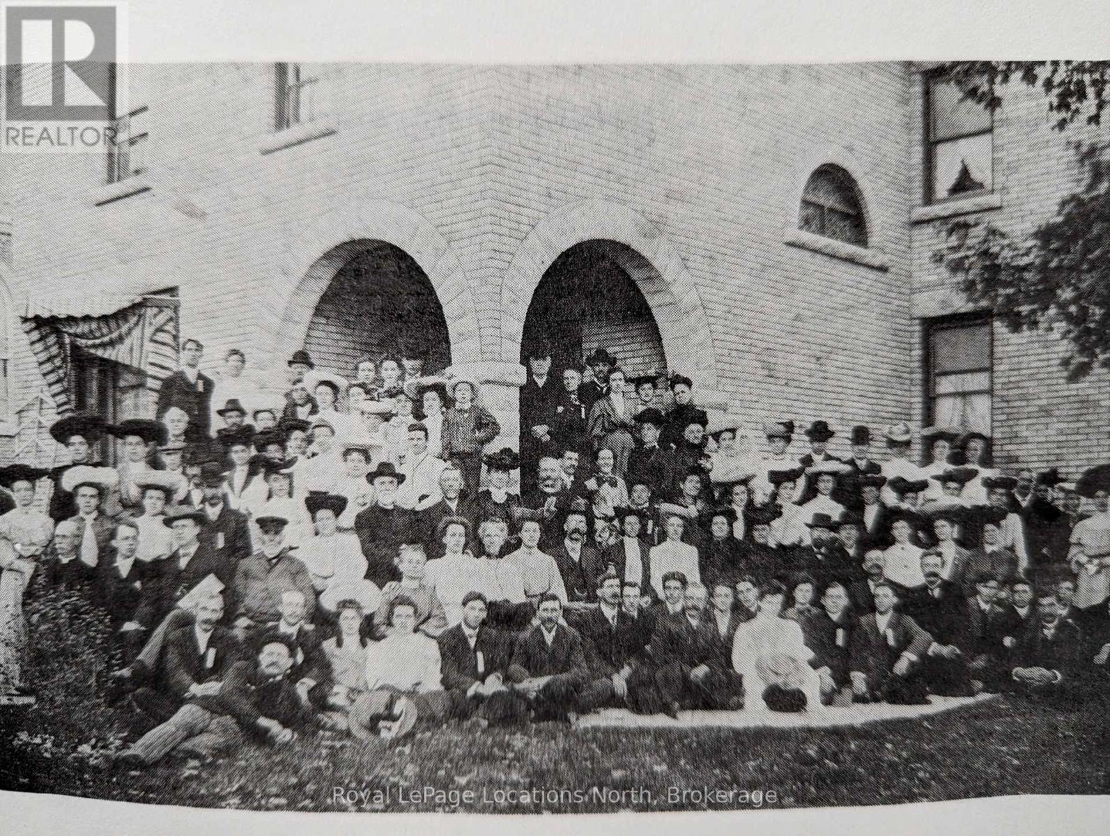 138 Bruce Street S, Blue Mountains, Ontario  N0H 2P0 - Photo 41 - X12438420