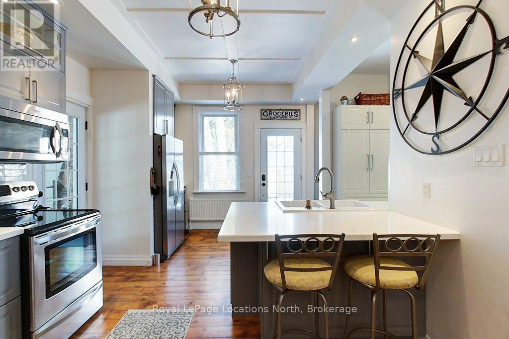 138 Bruce Street S, Blue Mountains, Ontario  N0H 2P0 - Photo 8 - X12438420