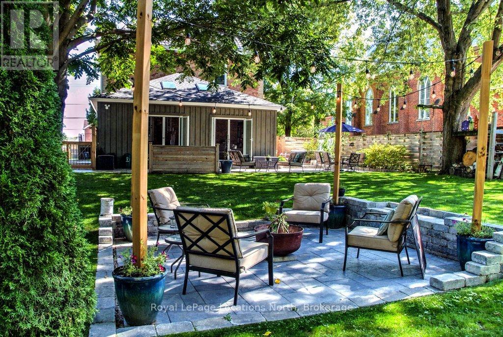 138 Bruce Street S, Blue Mountains, Ontario  N0H 2P0 - Photo 42 - X12438420