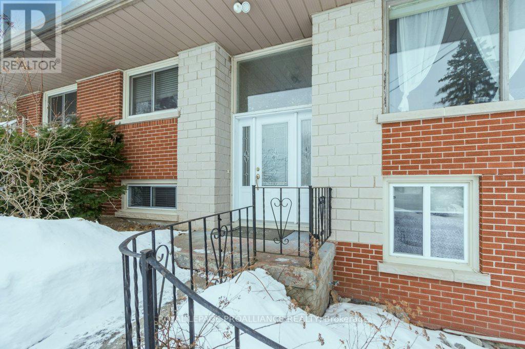 61 Lafferty Road, Quinte West, Ontario  K8V 5P7 - Photo 2 - X12846444