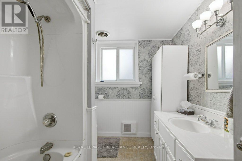 61 Lafferty Road, Quinte West, Ontario  K8V 5P7 - Photo 25 - X12846444